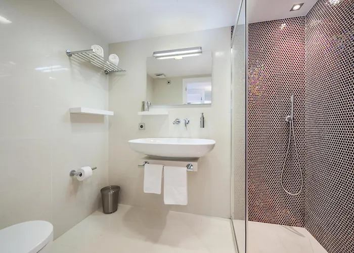 Atico Londres Izquierda * 波连萨港